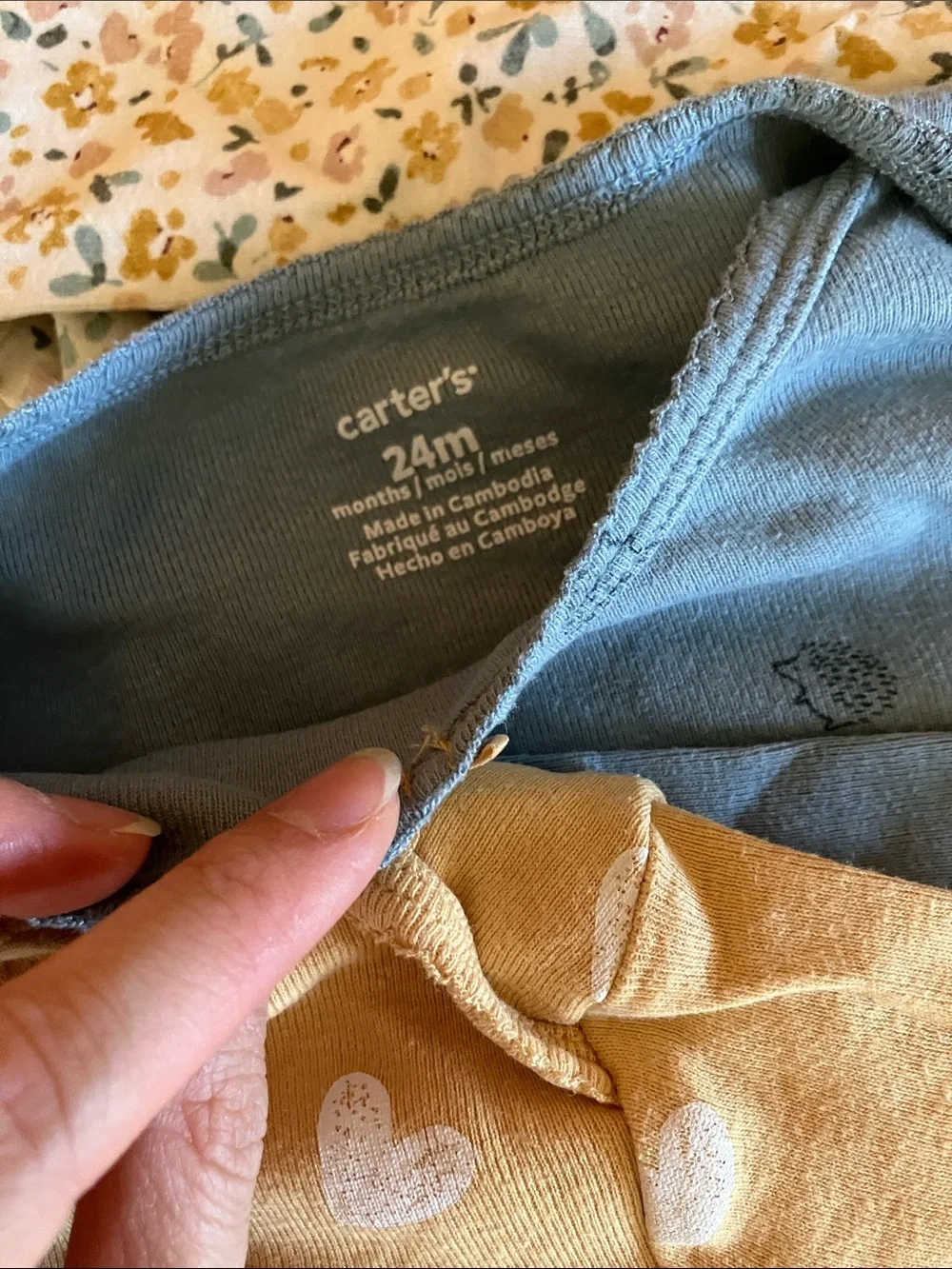🌟 3 for $12 • carters 24M onesies